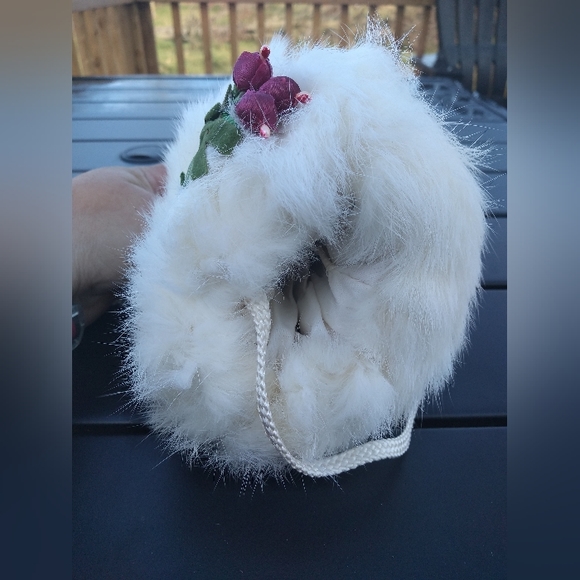 * HOST PICK * Vintage Child's White Faux Fur Muff, Red Flower Accents, H… - Picture 2 of 10